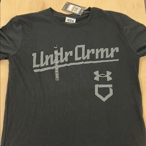 Under Armour Men's Black T-Shirt size small
